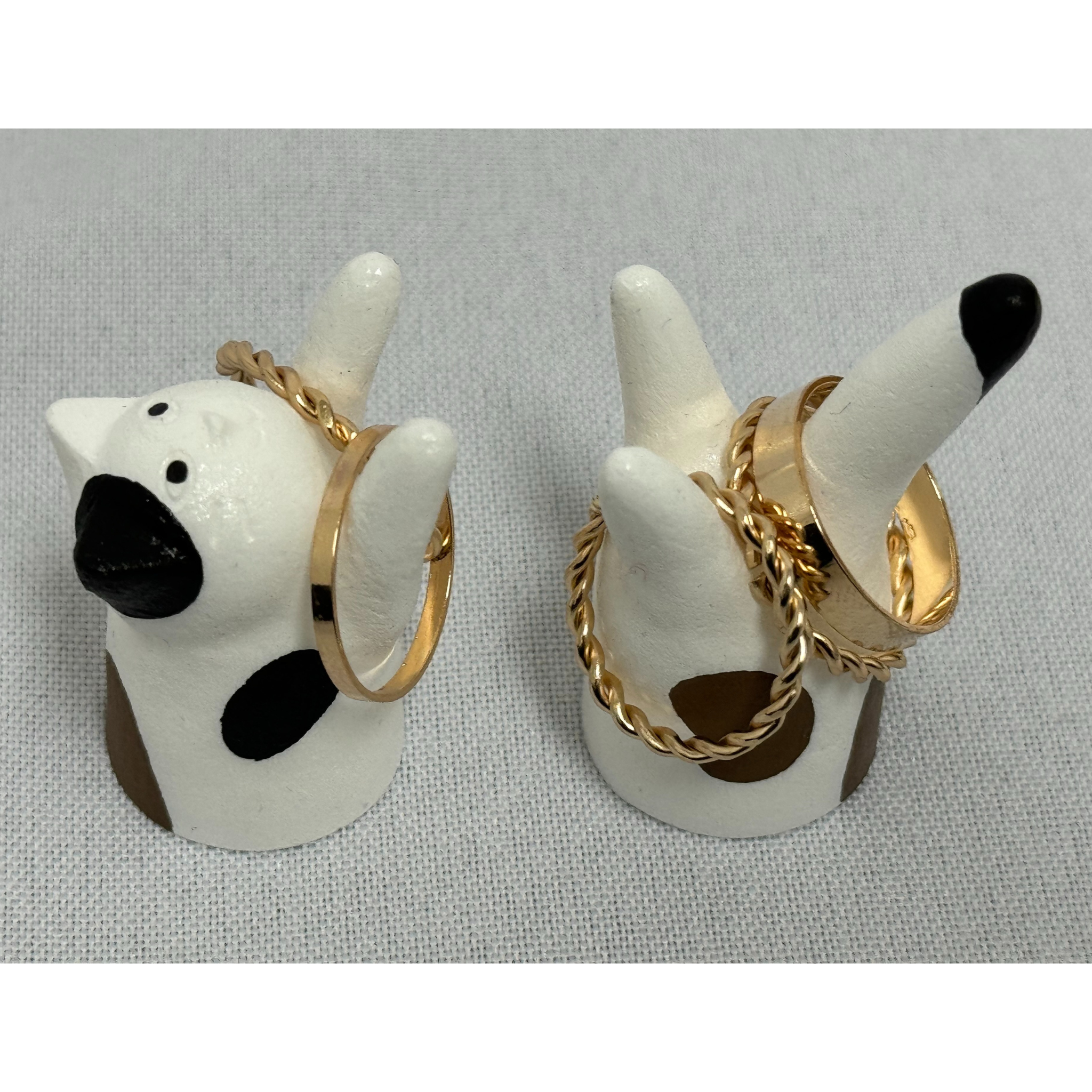 Jumping Cat Ring Stand