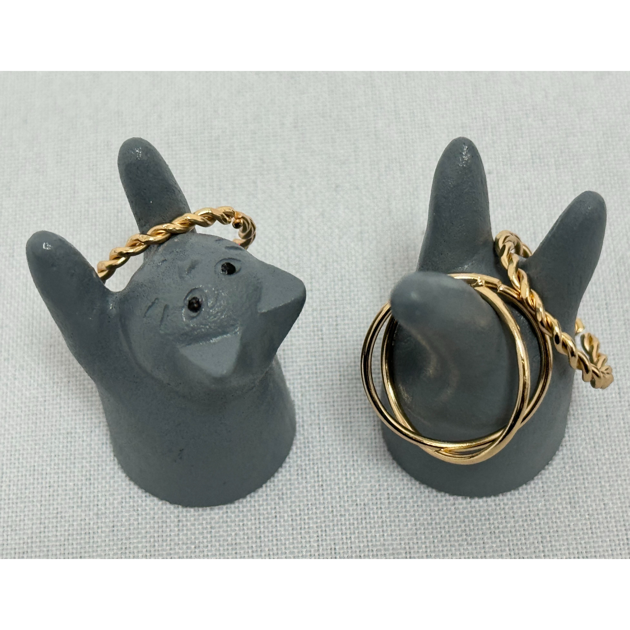 Jumping Cat Ring Stand
